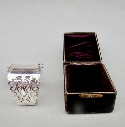 fig 1. STUNNING CASED EDWARDIAN SILVER NAPKIN RING BY LEVESLEY BROTHERS, SHEFFIELD 1905