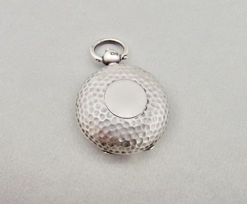 Exquisite Spot-hammered Silver Single Sovereign Case by Dennison, Birmingham 1910