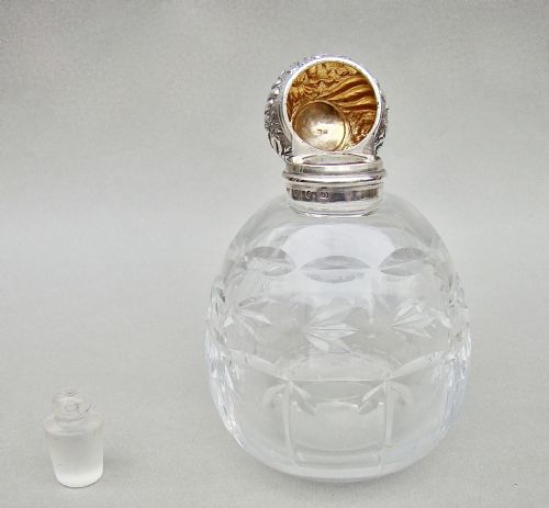 fig 3. LARGE VICTORIAN SILVER AND CUT GLASS SCENT BOTTLE BY L. SPIER, BIRMINGHAM 1892