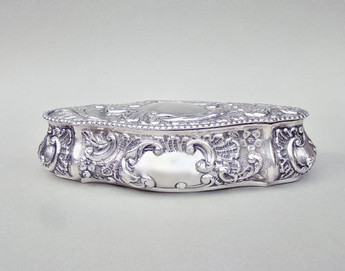 fig 1. SUPERB LARGE EDWARDIAN SILVER DRESSING TABLE BOX BY WILLIAM NEALE, CHESTER 1901