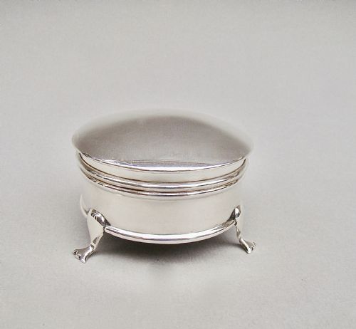 fig 2. GEORGE V SILVER JEWELLERY BOX BY A&J ZIMMERMAN, BIRMINGHAM 1913