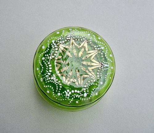 fig 1. DELIGHTFUL 19TH CENTURY FRENCH GREEN GLASS ENAMELLED TRINKET BOX, CIRCA 1890
