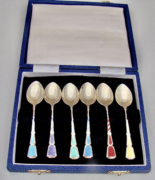 fig 1. CASED SET OF SIX MID-CENTURY GUILLOCHE ENAMEL COFFEE SPOONS BY TURNER & SIMPSON
