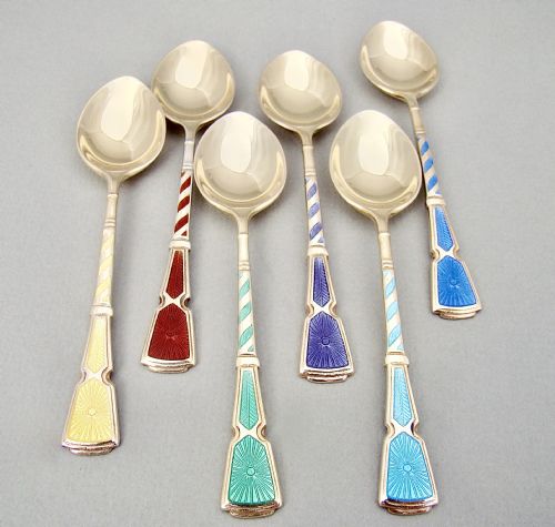 fig 2. CASED SET OF SIX MID-CENTURY GUILLOCHE ENAMEL COFFEE SPOONS BY TURNER & SIMPSON
