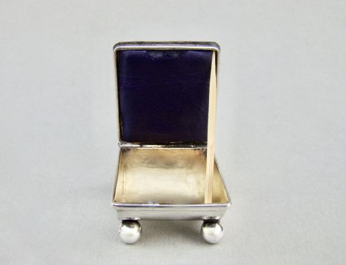 fig 3. VICTORIAN SILVER SINGLE STAMP BOX BY LEVI & SALAMAN, BIRMINGHAM 1900