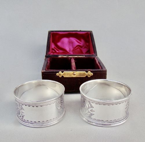Cased Pair of Edwardian Engraved Silver Napkin Rings by the Rolason Brothers, Chester 1903