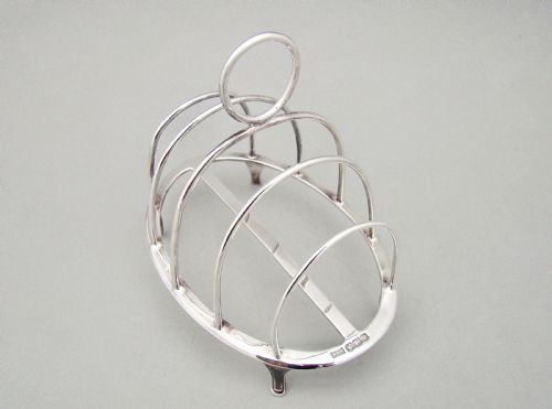 Good George V Silver Toast Rack by Walker & Hall, Sheffield 1922
