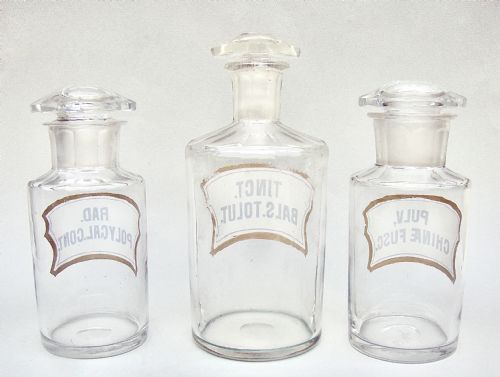 fig 1. RARE SET OF THREE VICTORIAN WHITE LABEL APOTHECARY JARS, CIRCA 1890