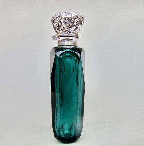 fig 1. BEAUTIFUL VICTORIAN SILVER AND BRISTOL GREEN CUT GLASS SCENT BOTTLE, CIRCA 1890