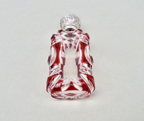 DELIGHTFUL VICTORIAN BOHEMIAN OVERLAY CRANBERRY GLASS SCENT BOTTLE CIRCA 1890 - ADDITIONAL PHOTO 8