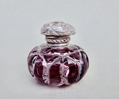 fig 1. EXQUISITE VICTORIAN SILVER MOUNTED AMETHYST GLASS VINAIGRETTE, CIRCA 1800