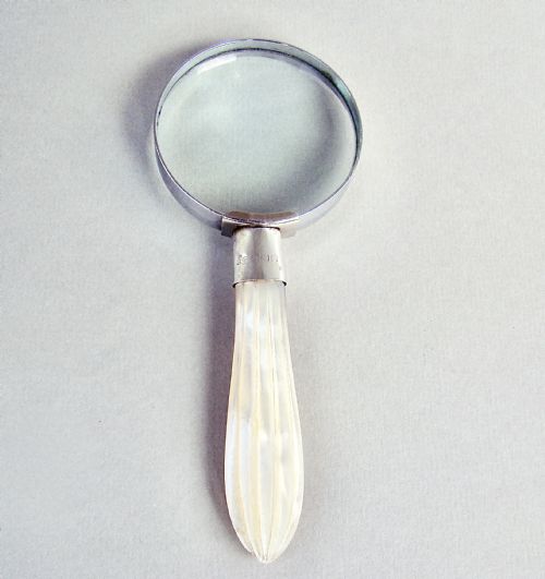 fig 1. EDWARDIAN SILVER MOUNTED MOTHER OF PEARL SMALL DESK MAGNIFYING GLASS BY HENRY GREAVES, SHEFFIELD 1904