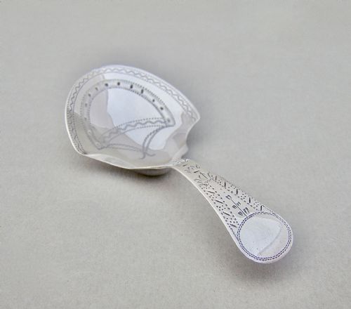 fig 1. EXQUISITE GEORGIAN SILVER CADDY SPOON BY JOSEPH TAYLOR, BIRMINGHAM 1781