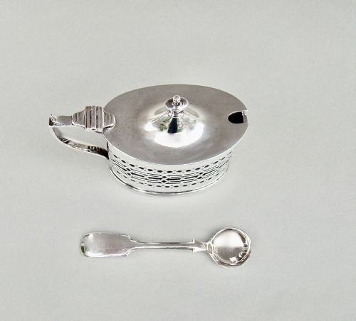 fig 3. GOOD GEORGE V PIERCED SILVER MUSTARD POT BY THE HASELER BROTHERS, CHESTER 1913