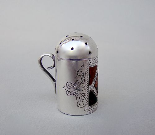 fig 2. EDWARDIAN SILVER MINIATURE SIFTER, INLAID WITH SCOTTISH AGATE, RETAILED BY ASPREYS, BIRMINGHAM 1902