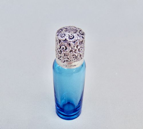 fig 2. EXQUISITE VICTORIAN SILVER AND TURQUOISE GLASS SCENT BOTTLE BY CHARLES MAY, BIRMINGHAM 1886