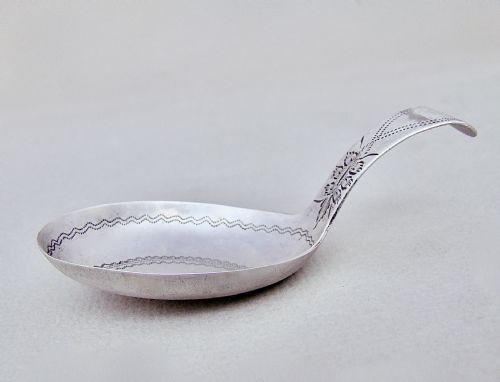 fig 2. EXQUISITE GEORGIAN SILVER LEAF-SHAPED CADDY SPOON BY COCKS & BETTRIDGE, BIRMINGHAM 1805