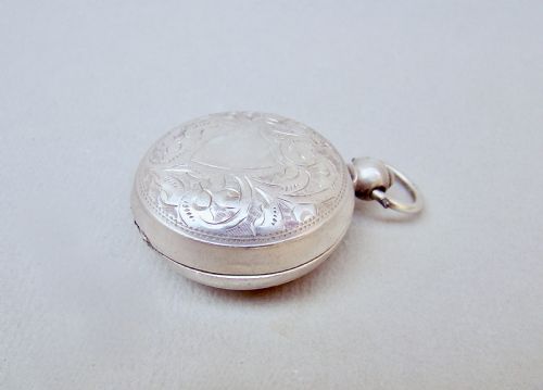 fig 2. GEORGE V SILVER SINGLE SOVEREIGN CASE BY JOSEPH GLOSTER , BIRMINGHAM 1910