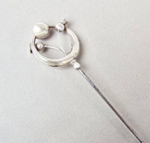 fig 2. DELIGHTFUL ART NOUVEAU SILVER HAT PIN BY PEARCE & THOMPSON, BIRMINGHAM 1911