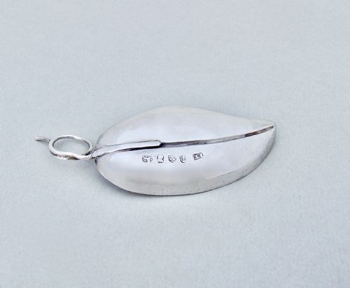 fig 2. GEORGIAN SILVER LEAF-SHAPED CADDY SPOON BY JOSEPH TAYLOR, BIRMINGHAM 1798