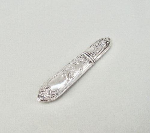 fig 1. 19TH CENTURY FRENCH ART NOUVEAU SILVER NEEDLE CASE , CIRCA 1900