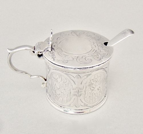 fig 1. VICTORIAN SILVER DRUM MUSTARD POT BY WILLIAM SUMMERS, LONDON 1857