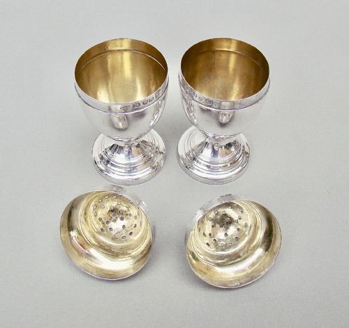 fig 3. DELIGHTFUL PAIR OF GEORGIAN SILVER PEPPER POTS BY ELIZABETH MORLEY, LONDON 1812