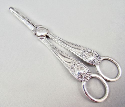 fig 1. CASED PAIR OF VICTORIAN SILVER GRAPE SCISSORS BY JOSIAH WILLIAMS & CO, LONDON 1899
