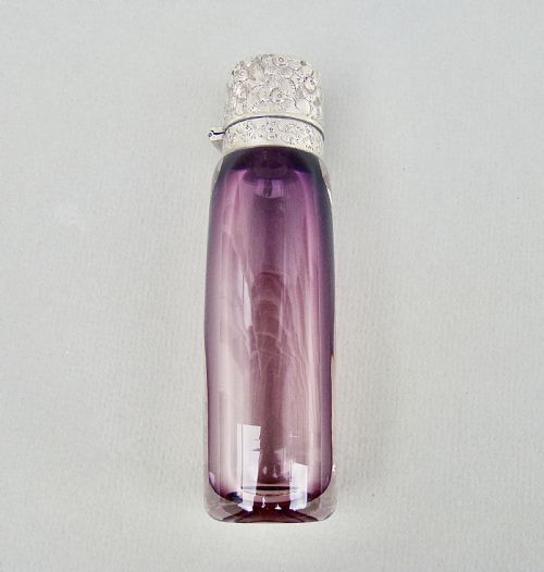 fig 2. EXQUISITE VICTORIAN SILVER AND AMETHYST GLASS SCENT BOTTLE, CIRCA 1890