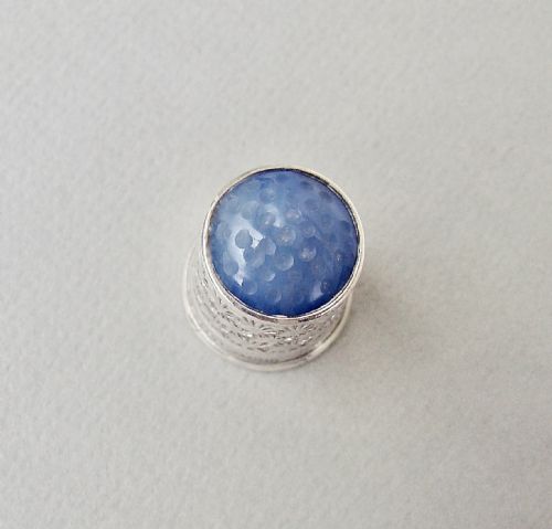 fig 2. GEORGE V SILVER & AGATE THIMBLE BY JAMES SWANN & SON, BIRMINGHAM 1913