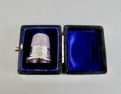 fig 1. DELIGHTFUL CASED GEORGE V SILVER THIMBLE BY CHARLES HORNER, CHESTER 1923