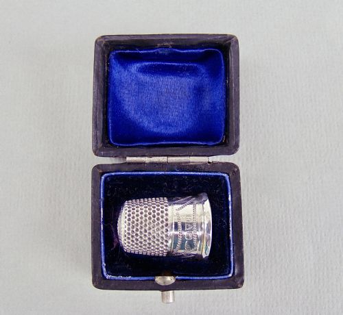 fig 2. DELIGHTFUL CASED GEORGE V SILVER THIMBLE BY CHARLES HORNER, CHESTER 1923
