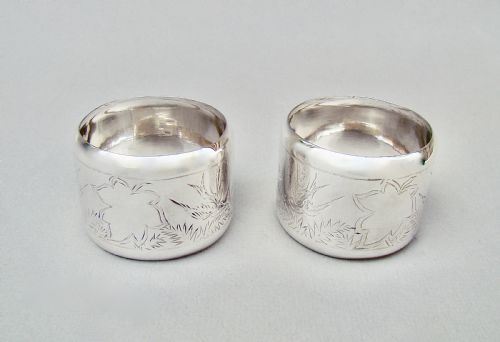 fig 2. EXQUISITE CASED PAIR OF VICTORIAN SILVER AESTHETIC MOVEMENT NAPKIN RINGS, LONDON 1881