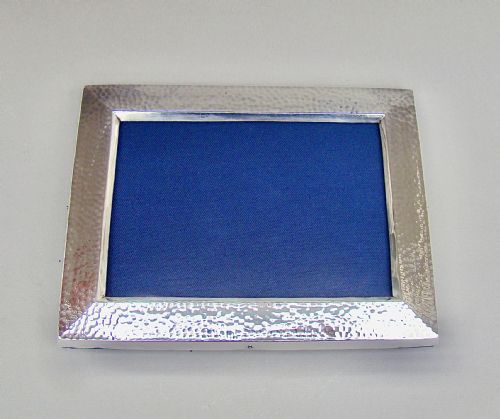 fig 2. SUPERB ARTS & CRAFT SILVER LANDSCAPE PHOTO FRAME BY WILLIAM COMYNS, LONDON 1902