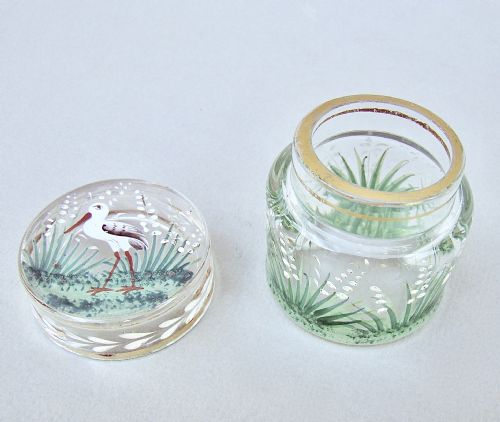 fig 2. DELIGHTFUL VICTORIAN ENAMELLED GLASS SMALL SIZE TRINKET BOX, CIRCA 1890