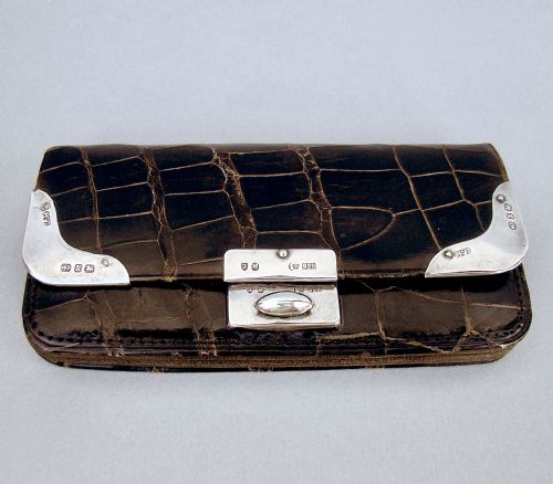 fig 1. SUPERB VICTORIAN SILVER & CROCODILE SKIN SMALL PURSE BY CHARLES PENNY BROWN, BIRMINGHAM 1897