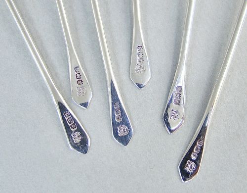 fig 2. CASED SET OF ART DECO SILVER COCKTAIL CHERRY STICKS BY THE BARKER BROTHERS, BIRMINGHAM 1937