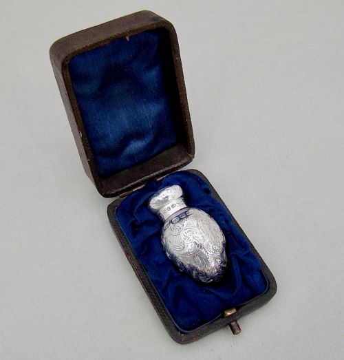 fig 1. EXQUISITE CASED VICTORIAN SILVER EGG SHAPED SCENT BOTTLE BY CHARLES MAY, BIRMINGHAM 1891