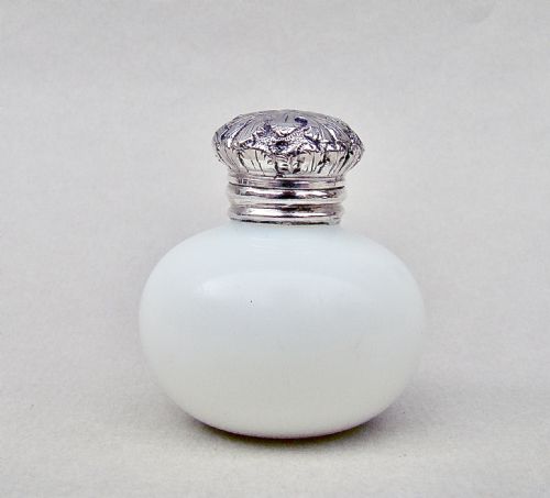 fig 2. RARE VICTORIAN SILVER & OPALINE GLASS VINAIGRETTE, CIRCA 1890