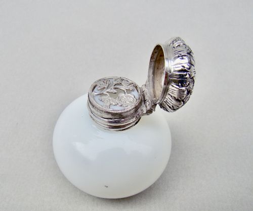 fig 3. RARE VICTORIAN SILVER & OPALINE GLASS VINAIGRETTE, CIRCA 1890