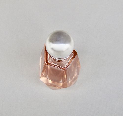 fig 2. VICTORIAN SILVER SLICED-CUT GLASS SCENT BOTTLE BY SAMPSON MORDAN, LONDON 1891