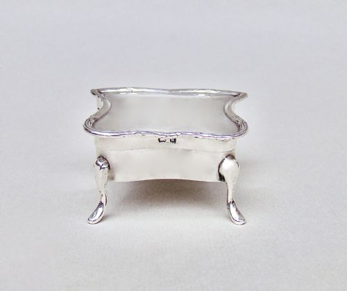 fig 1. DELIGHTFUL EDWARDIAN SILVER JEWELLERY BOX BY HAZLEWOOD & CO, BIRMINGHAM 1909