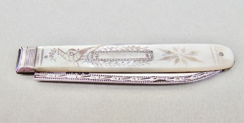 fig 2. RARE GEORGIAN SILVER AND MOTHER OF PEARL FOLDING FRUIT KNIFE, SHEFFIELD 1816