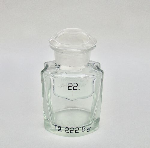 fig 2. DELIGHTFUL SMALL VICTORIAN WHITE LABEL APOTHECARY JAR, CIRCA 1890