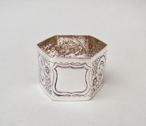 fig 2. EXQUISITE CASED VICTORIAN SILVER NAPKIN RING BY WILLIAM THORNEYWORK, BIRMINGHAM 1899