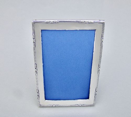 fig 1. UNUSUAL LANDSCAPE SOLID SILVER PHOTO FRAME BY SAUNDERS & SHEPHERD, BIRMINGHAM 1912