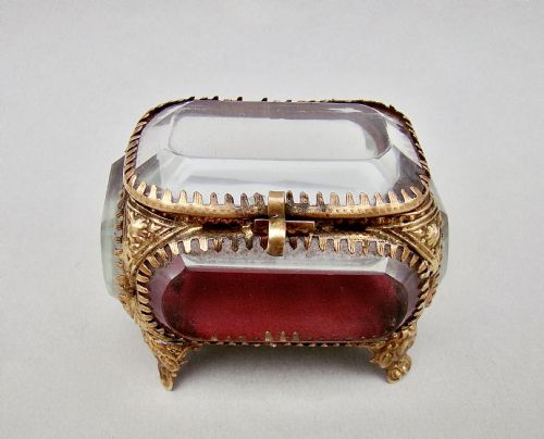 fig 1. EXQUISITE 19TH C. FRENCH ORMULU & BEVELLED GLASS JEWELLERY CASKET, CIRCA 1890