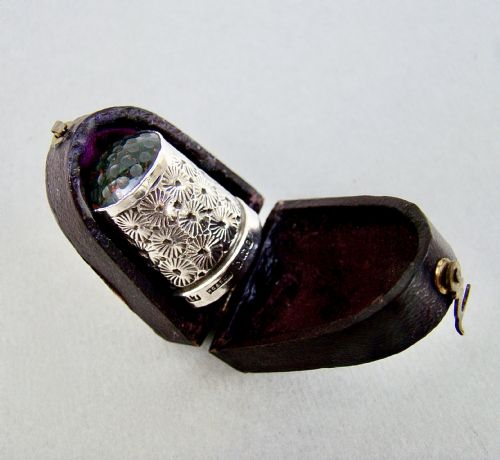 Rare Cased Edwardian Silver & Agate Thimble by Henry Griffith, Birmingham 1905