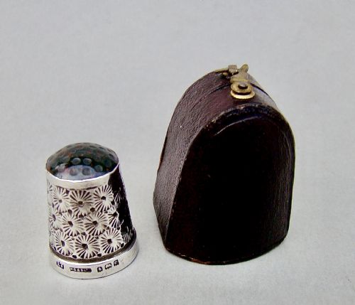 fig 1. RARE CASED EDWARDIAN SILVER & AGATE THIMBLE BY HENRY GRIFFITH, BIRMINGHAM 1905
