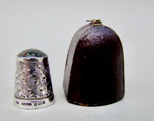 fig 2. RARE CASED EDWARDIAN SILVER & AGATE THIMBLE BY HENRY GRIFFITH, BIRMINGHAM 1905
